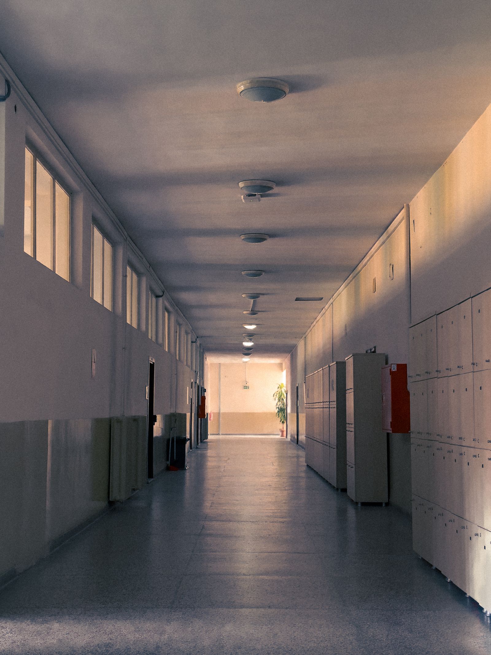 Escape corridor with extinguisher